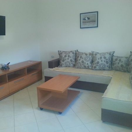 Apartments Lux Lukic Утеха Стая снимка