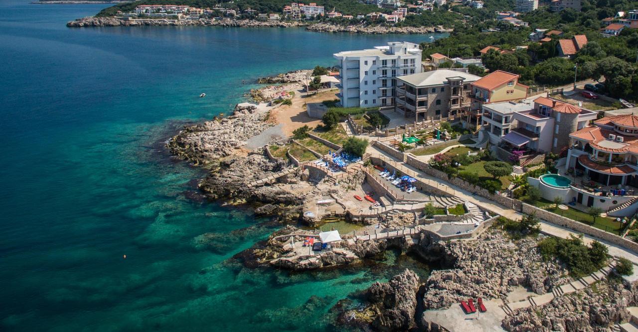 Apartments Lux Lukic Утеха Екстериор снимка