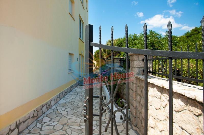 Apartments Lux Lukic Утеха Екстериор снимка
